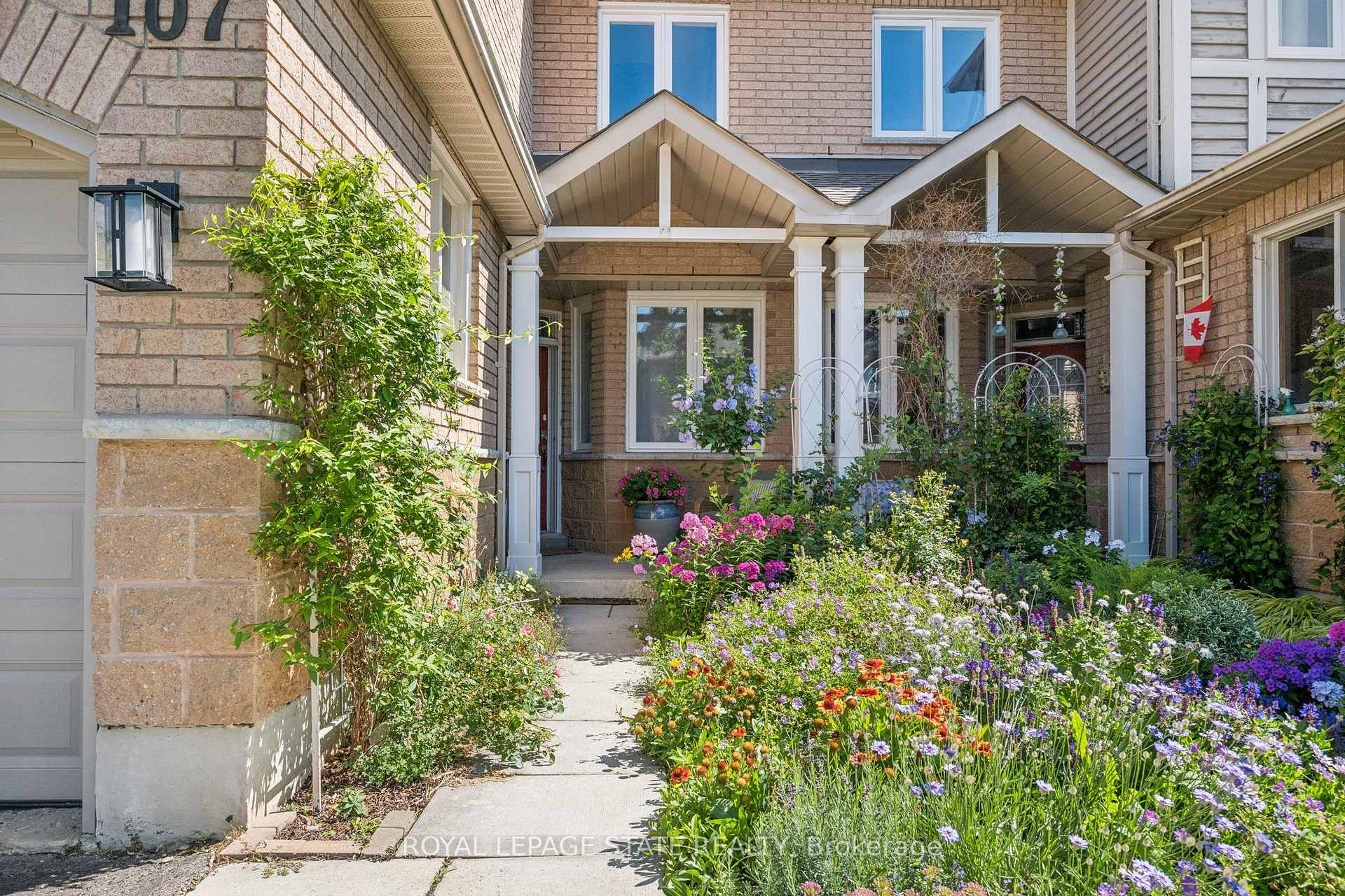 107 - 833 Scollard Court, Mississauga, ON, exterior