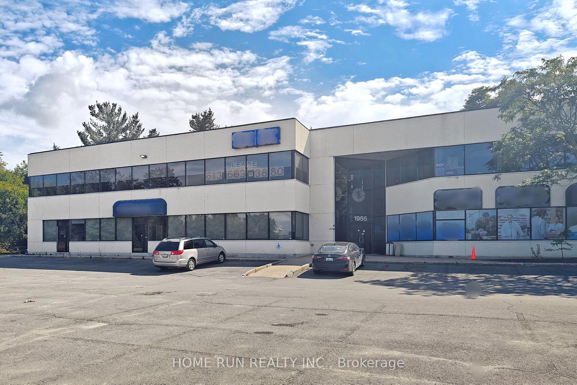 216 - 1956 Robertson Road, Bells Corners and South to Fallowfield, ON, exterior