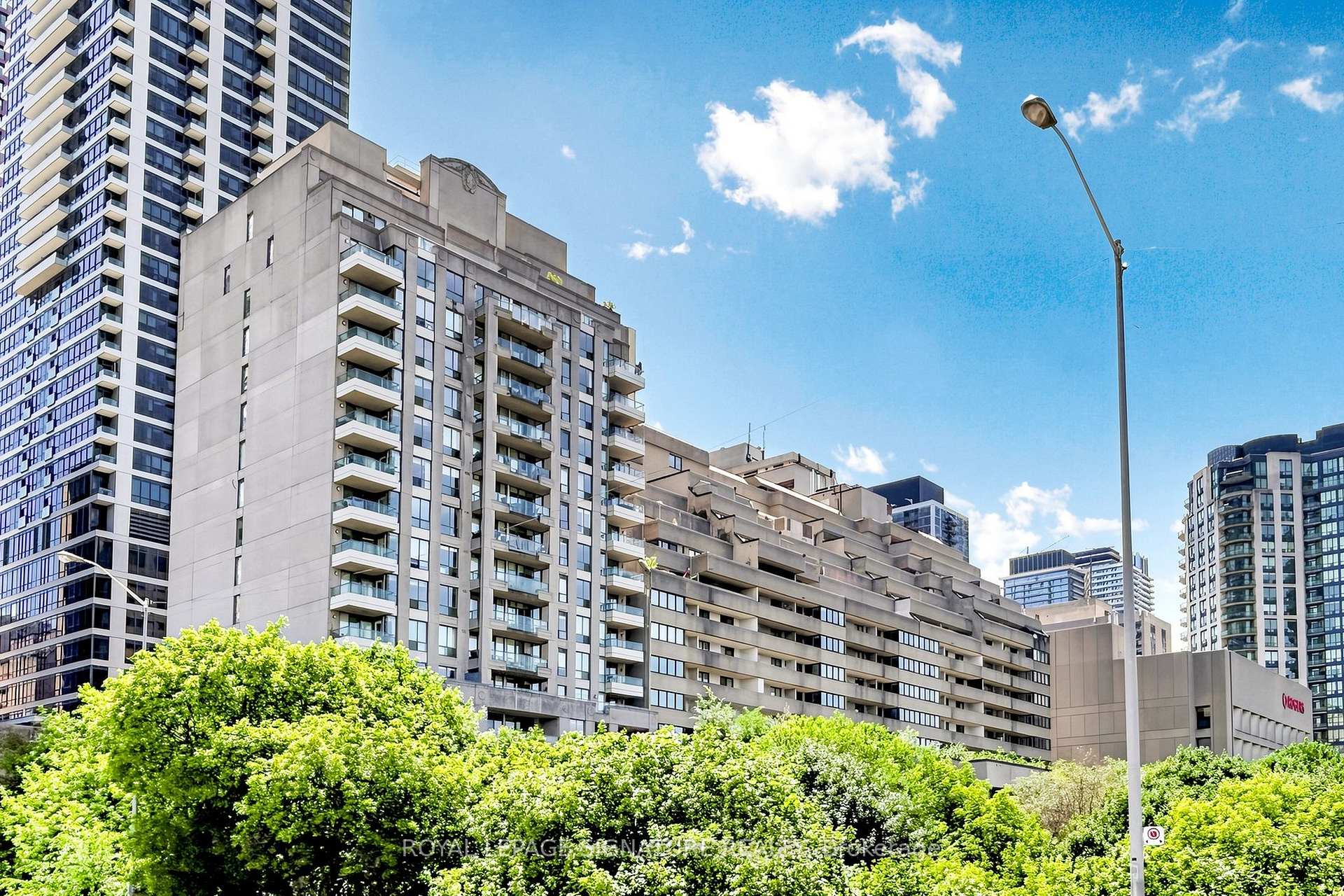 1801 - 388 Bloor Street E, Toronto C09, ON, exterior