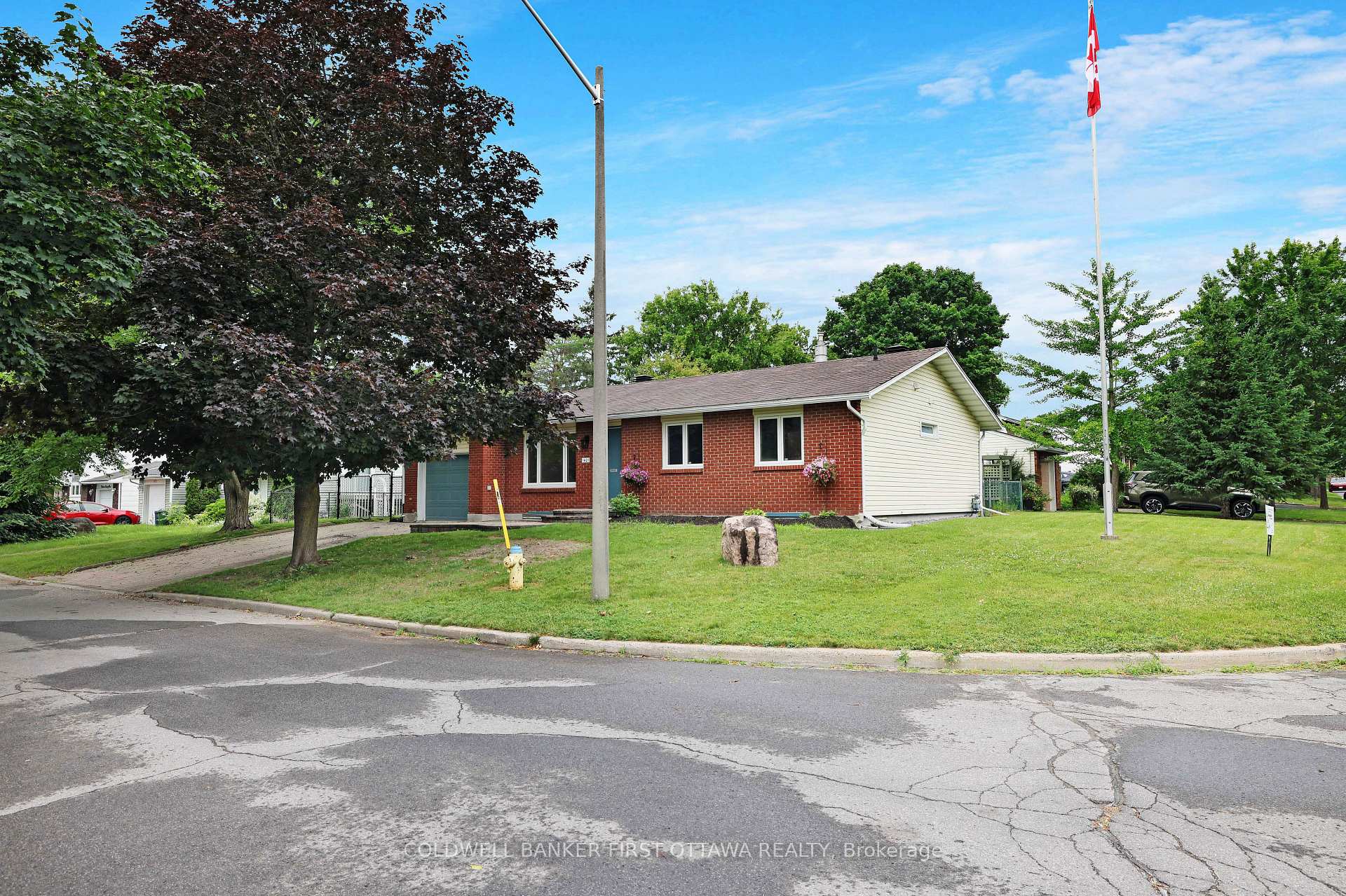 1401 Metz Crescent, Overbrook - Castleheights and Area, ON, exterior