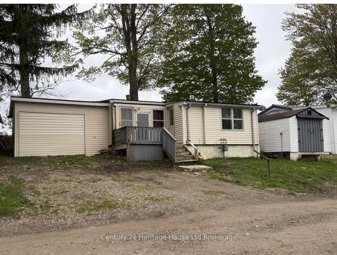 5 Hillcrest - 596101 Oxford 59 Highway, East Zorra-Tavistock, ON, exterior