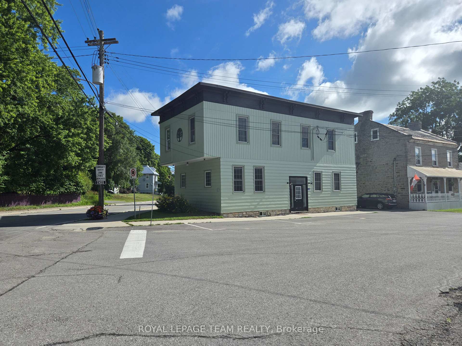 106 Renfrew Street S, Mississippi Mills, ON, exterior