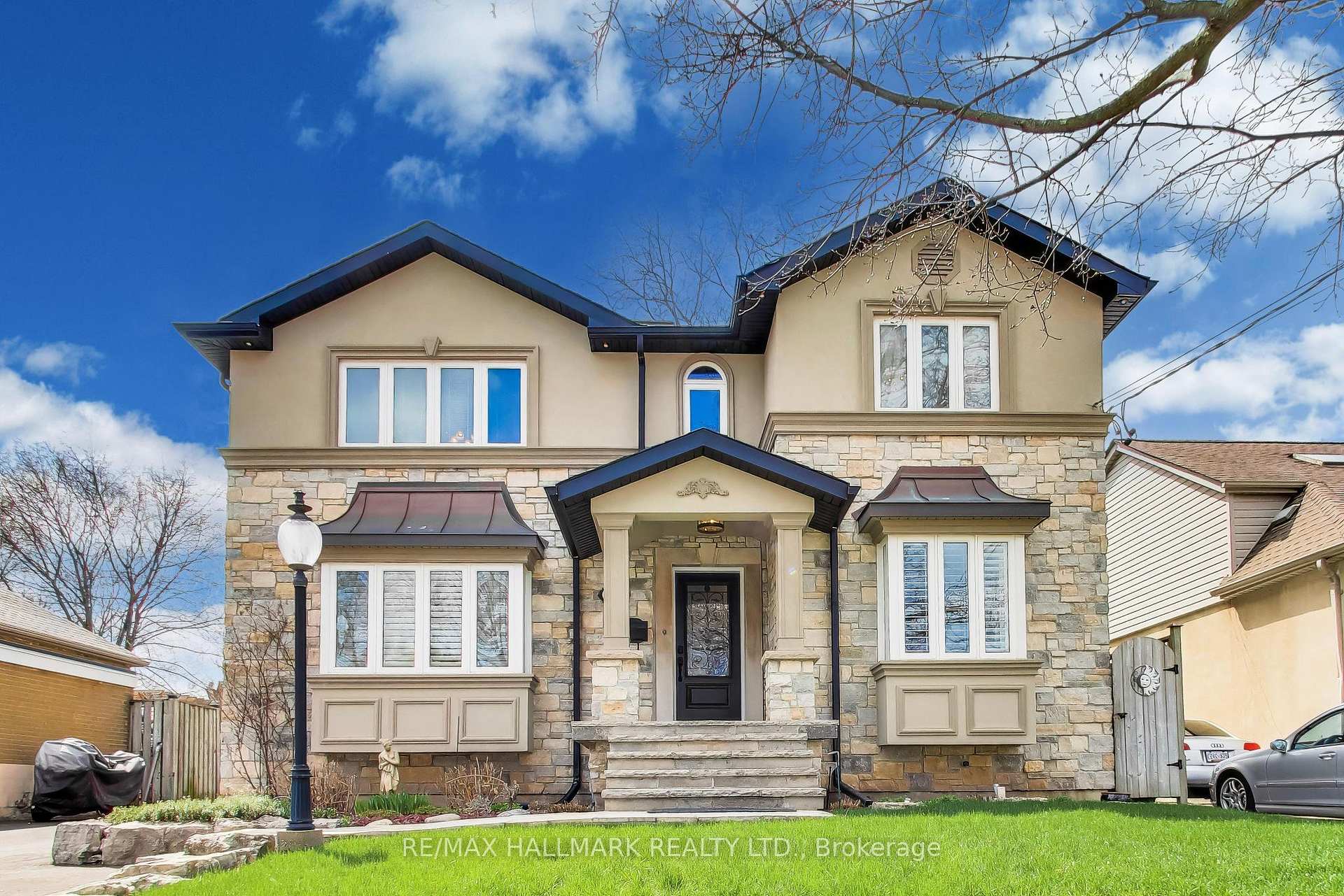 76 Ashbourne Drive, Toronto W08, ON, exterior