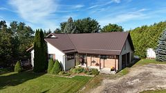 9870 Creek Road, Minto, ON, exterior
