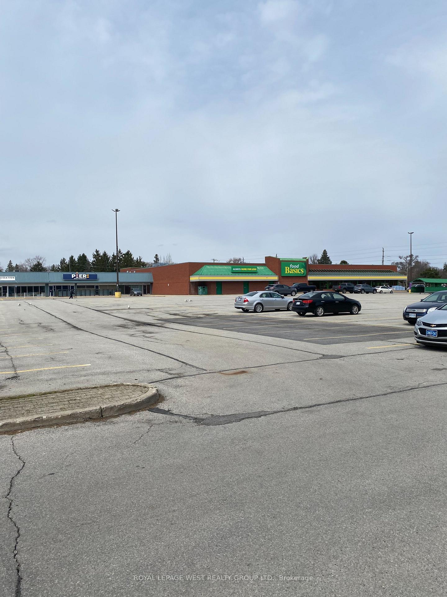 5 - 5381 Lakeshore Road, Burlington, ON, exterior