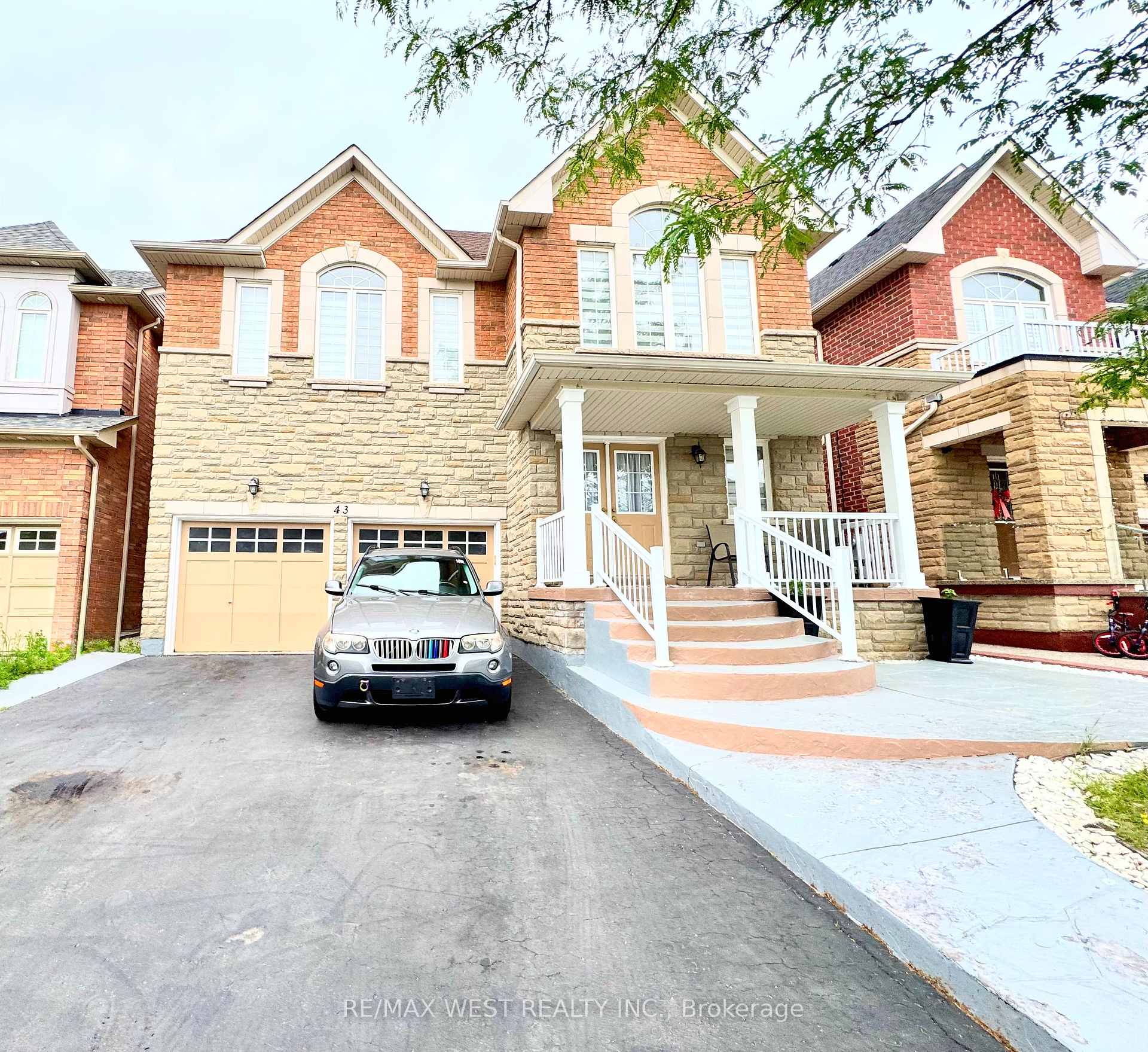 43 Tatra Crescent, Brampton, ON, exterior