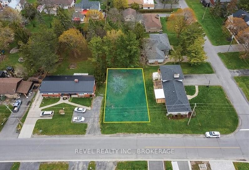 5 Manitou Crescent, Loyalist, ON, exterior