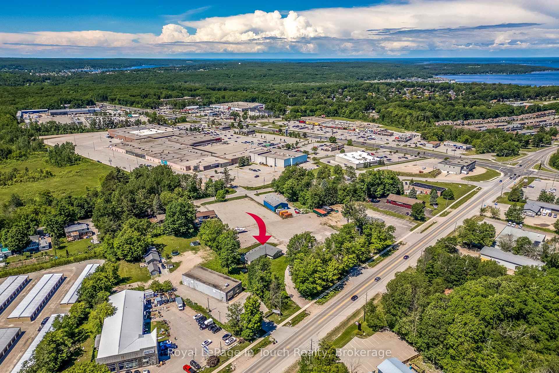 740 Balm Beach Road E, Midland, ON, exterior