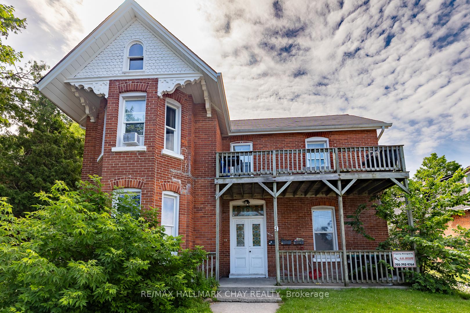 9 Penetang Street, Barrie, ON, exterior