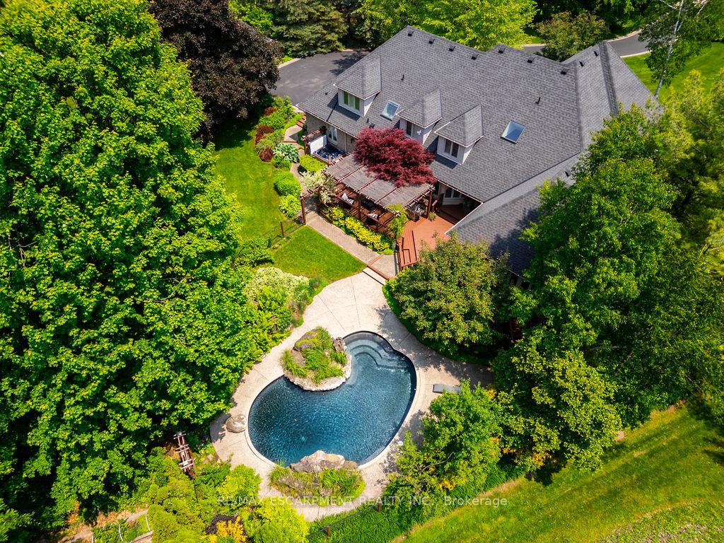 27 Blackberry Place, Hamilton, ON, exterior
