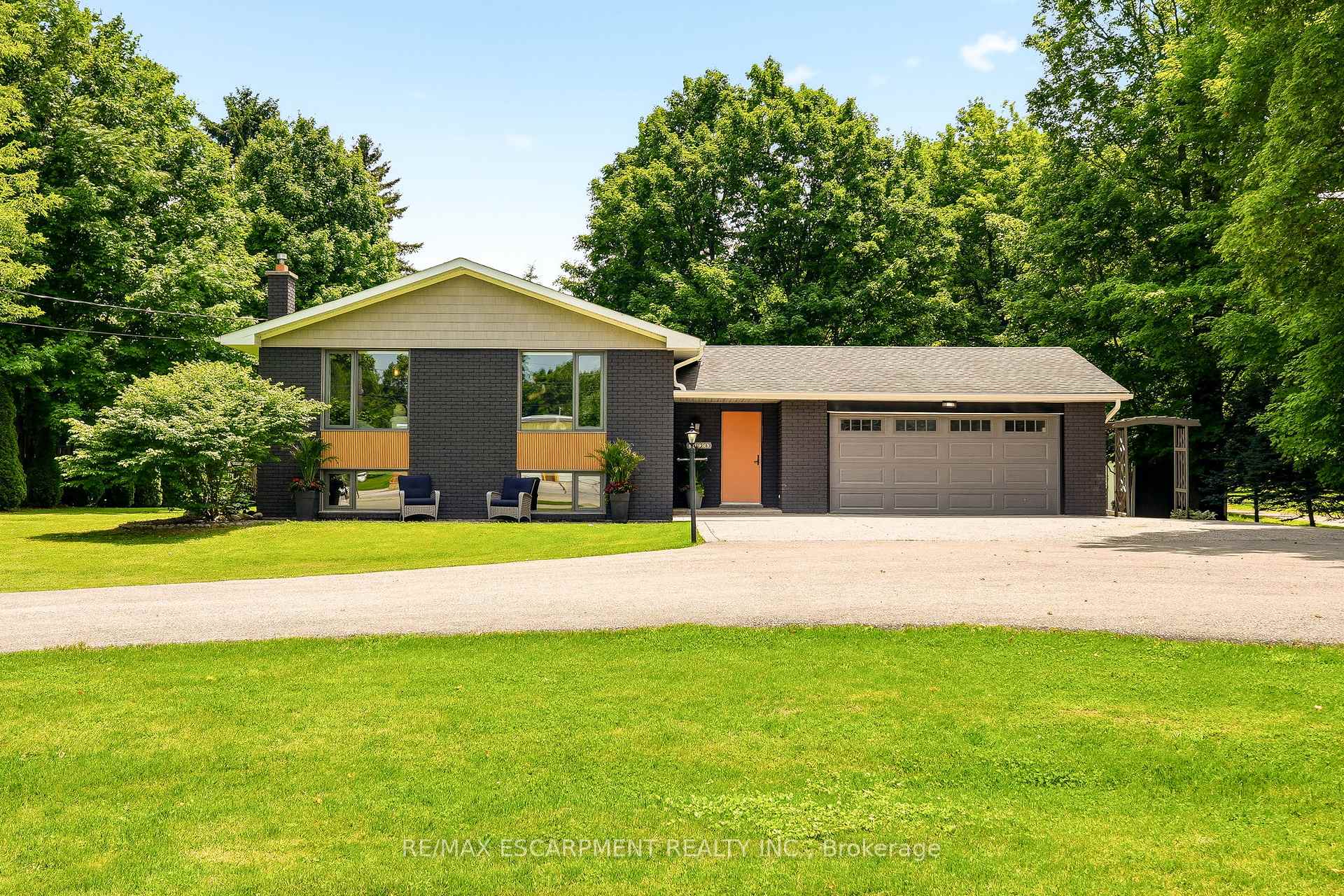 2234 Kilbride Street, Burlington, ON, exterior