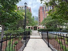 Ph13 - 75 King William Crescent, Richmond Hill, ON, exterior