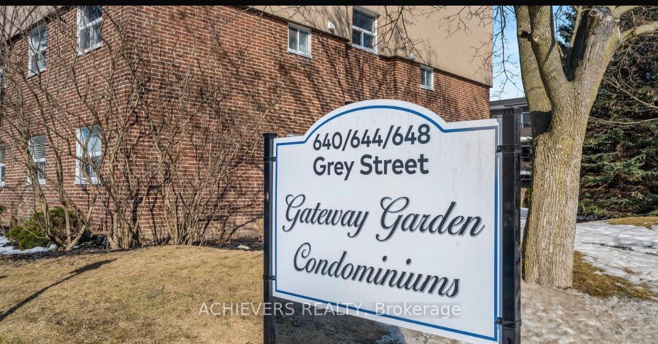 107 - 640 Grey Street, Brantford, ON, exterior