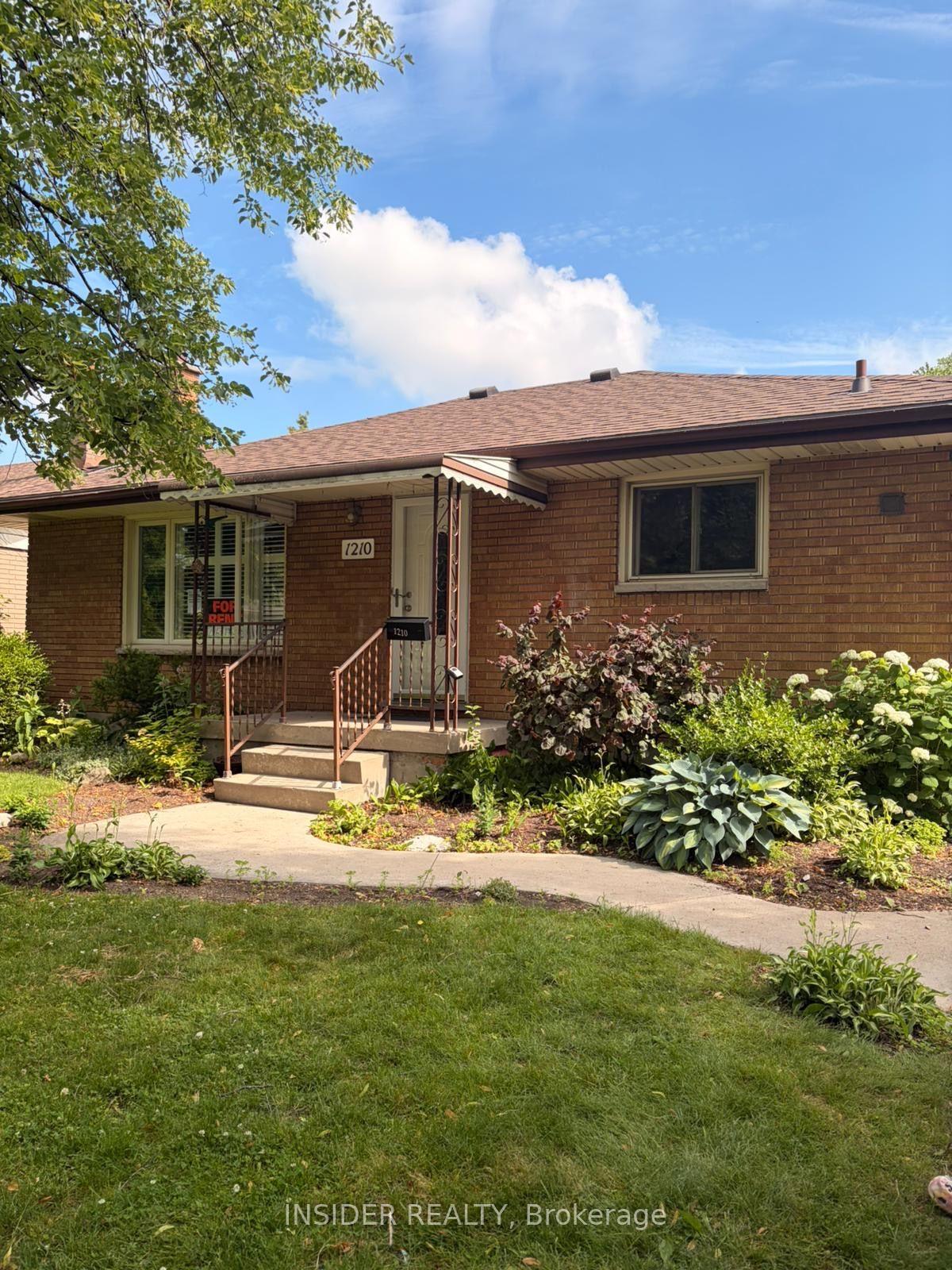 1210 PATANN Drive, London East, ON, exterior