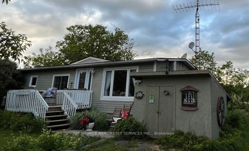 10 Lakeside Drive, Prince Edward County, ON, exterior