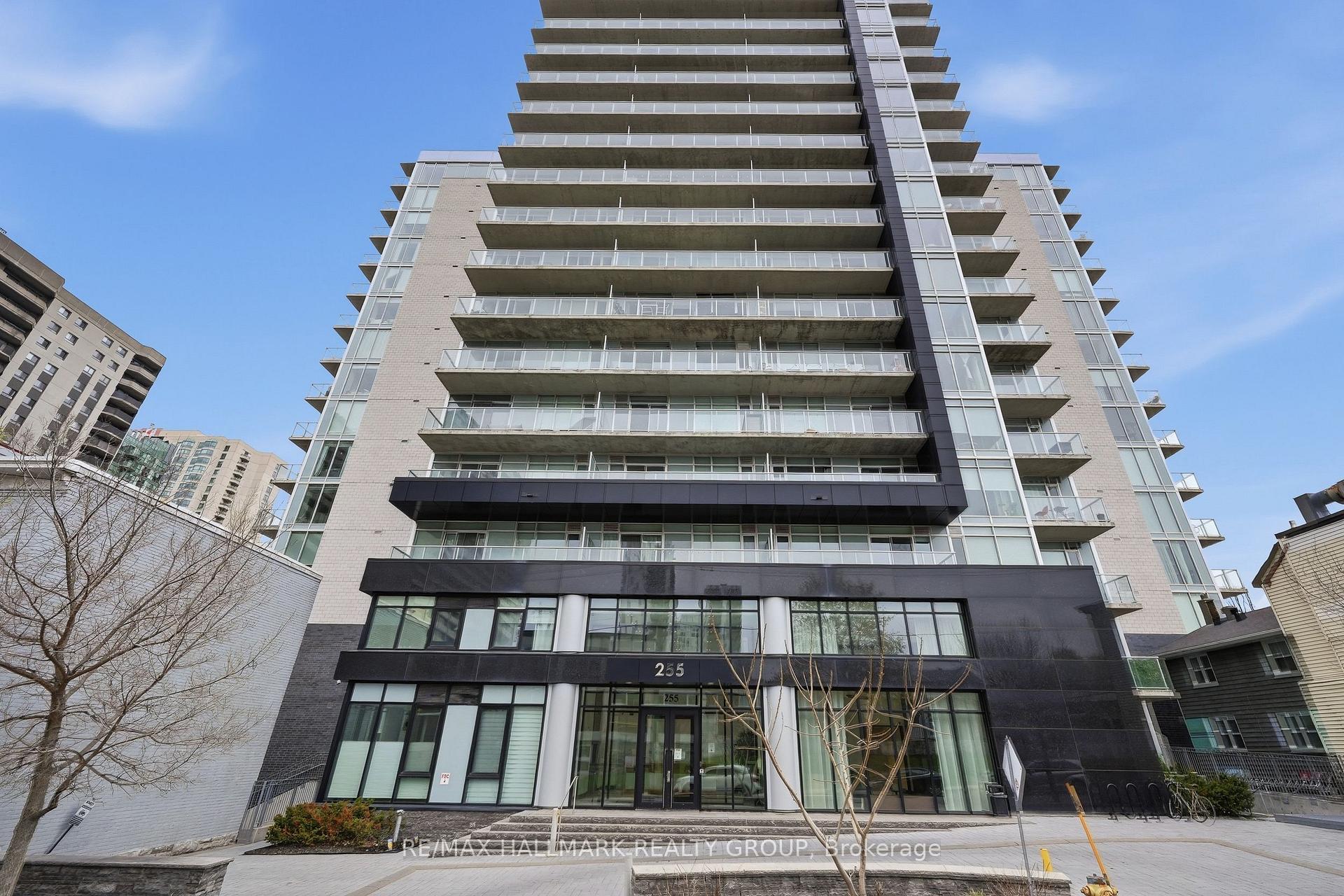106 - 255 Bay Street, Ottawa Centre, ON, exterior