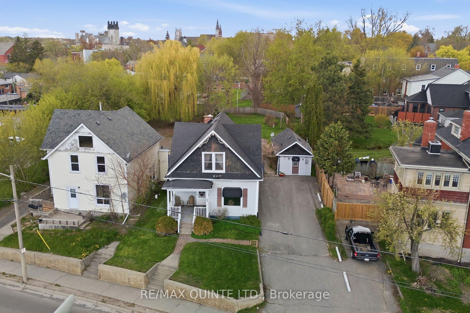 94 Dundas Street E, Belleville, ON, exterior
