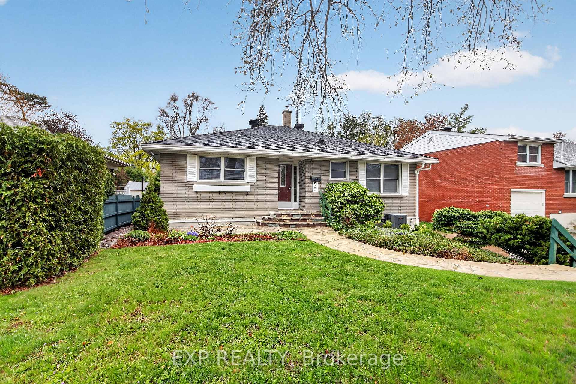 632 Chadburn Avenue, Alta Vista and Area, ON, exterior