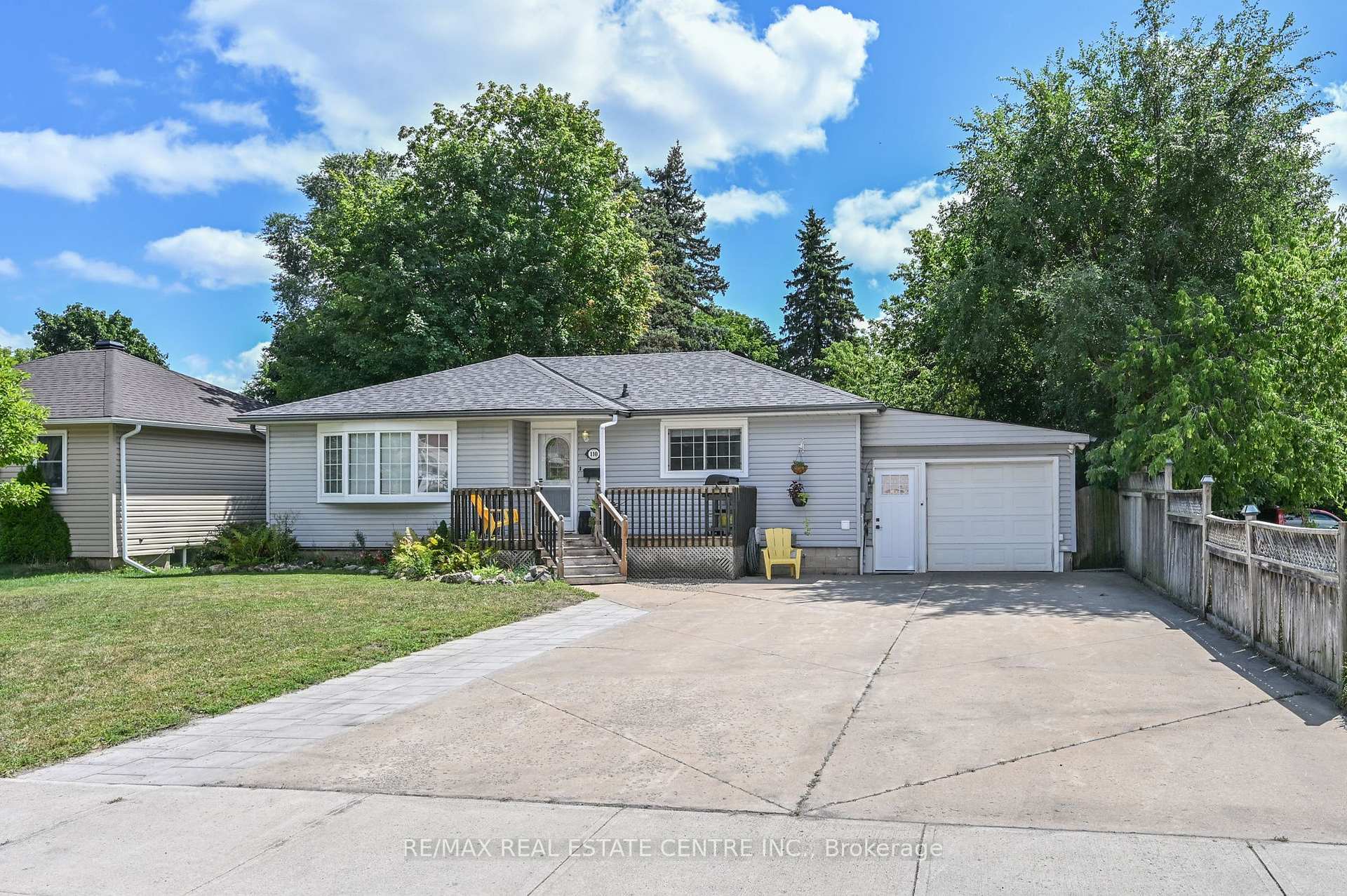 110 John Street, Halton Hills, ON, exterior