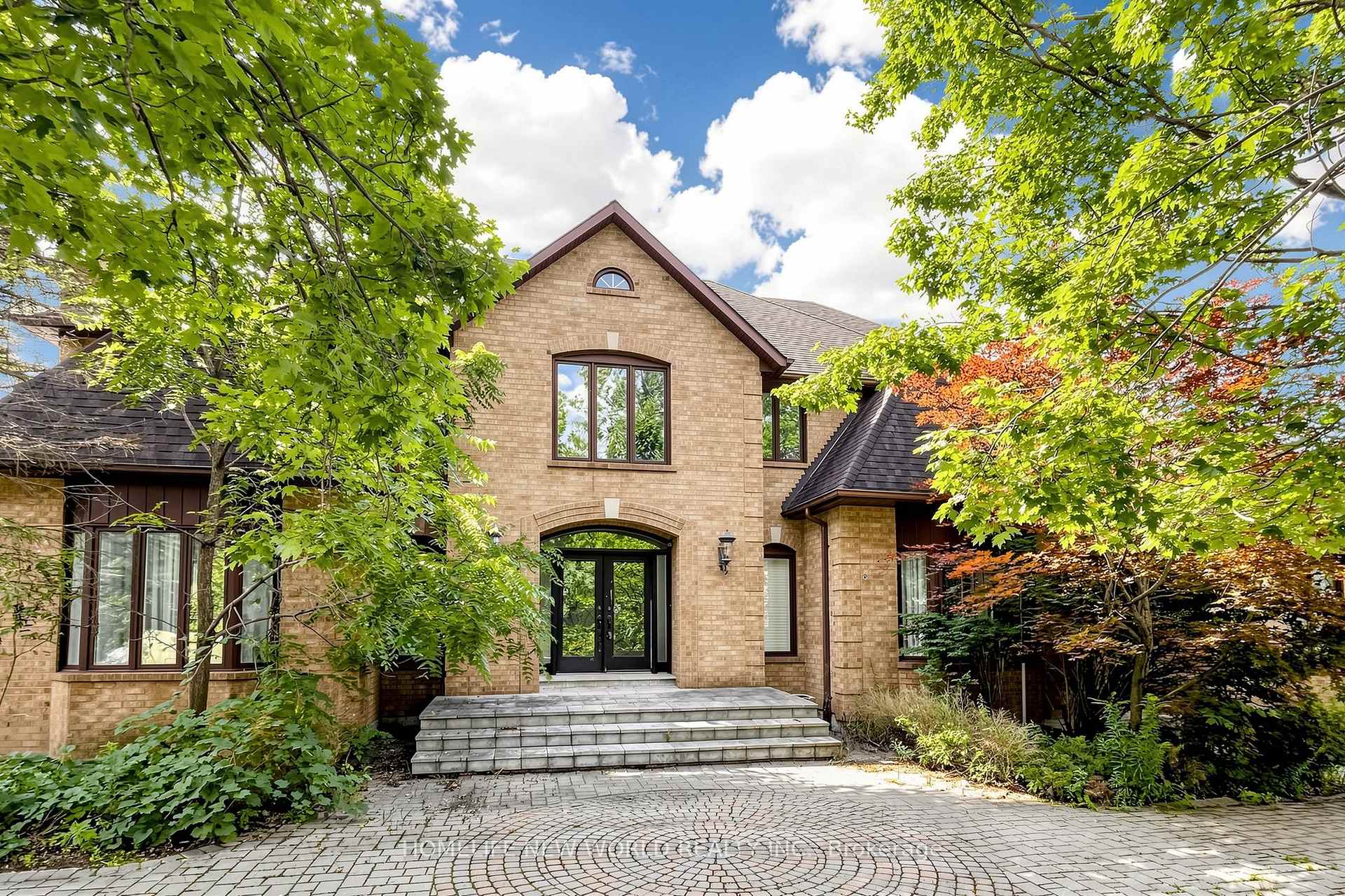 27 Walnut Glen Place, Markham, ON, exterior