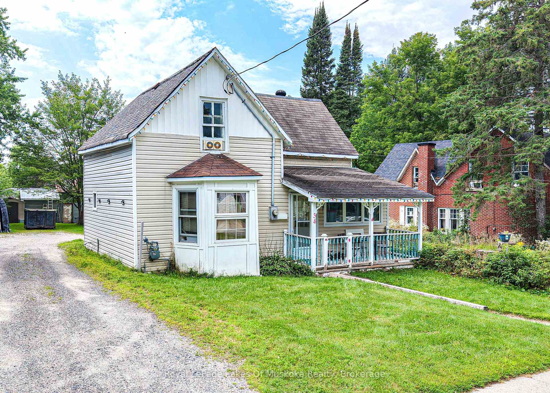 34 Young Street, Bracebridge, ON, exterior