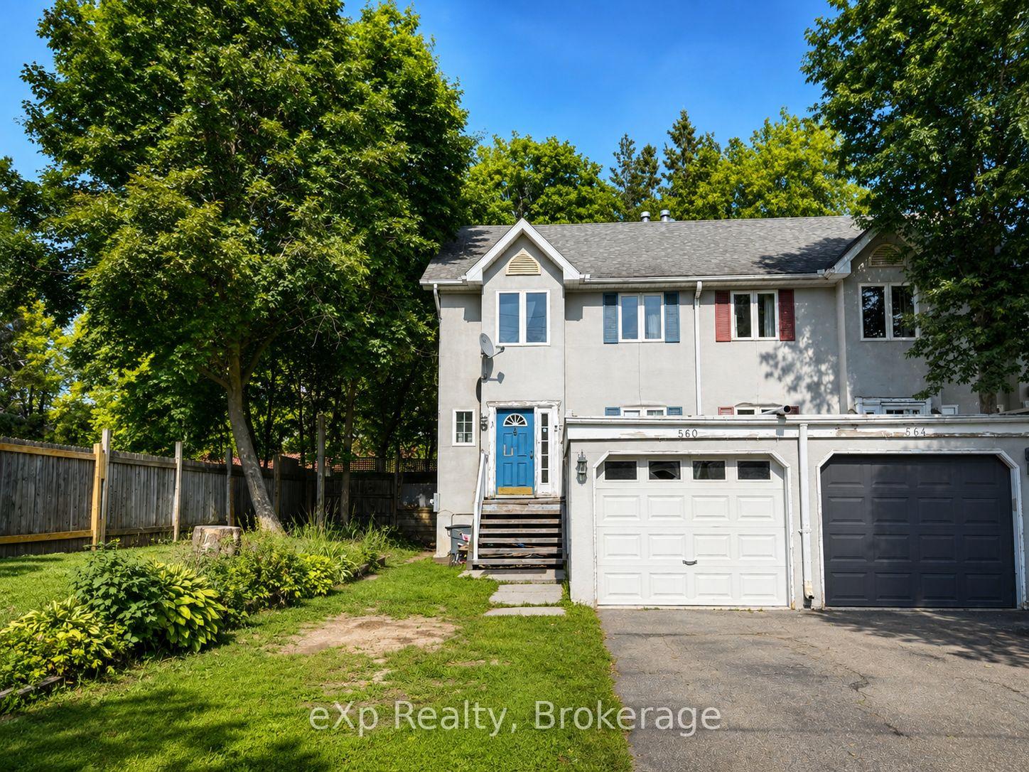 560 John Street S, Gravenhurst, ON, exterior