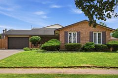 2 LORING Crescent, Hamilton, ON, exterior