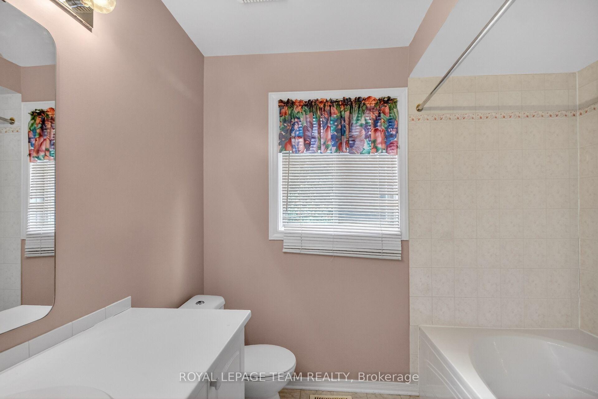 19 Windhurst Drive, Barrhaven, ON, exterior