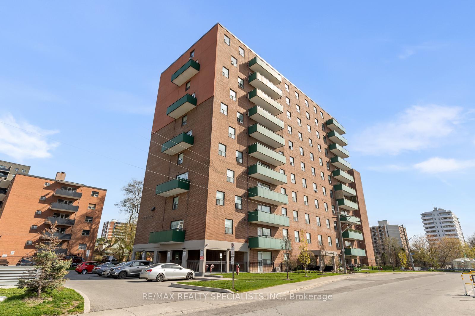301 - 49 Queen Street, Mississauga, ON, exterior
