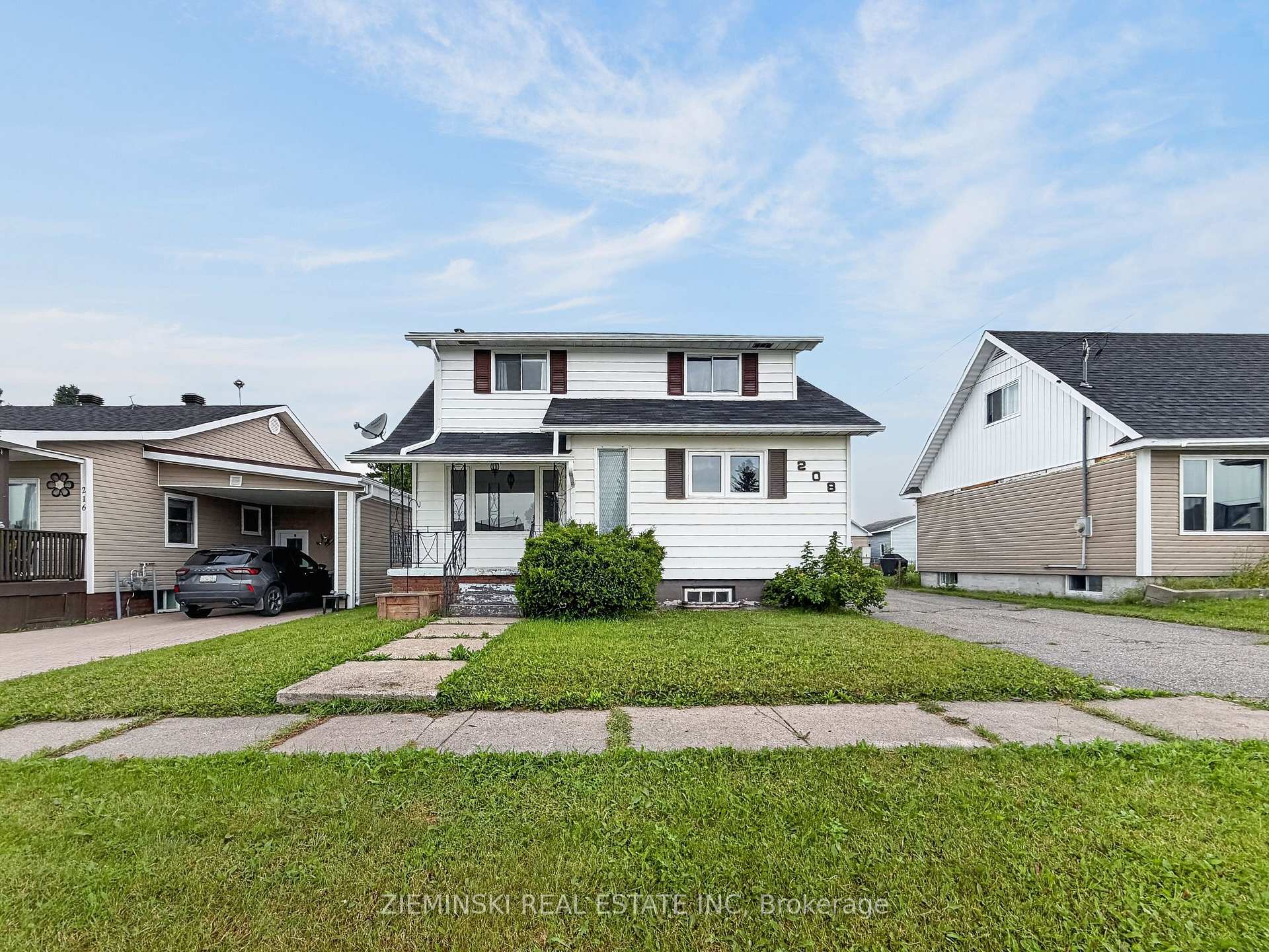 208 Marion Street, Iroquois Falls, ON, exterior