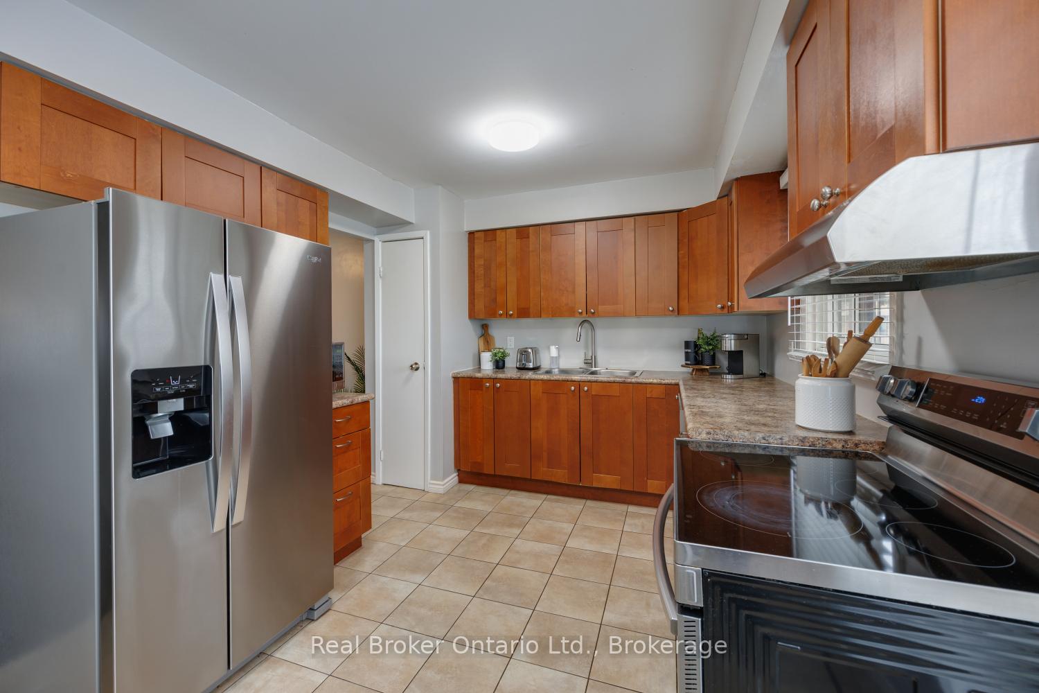 30 - 220 Ormond Drive, Oshawa, ON, exterior
