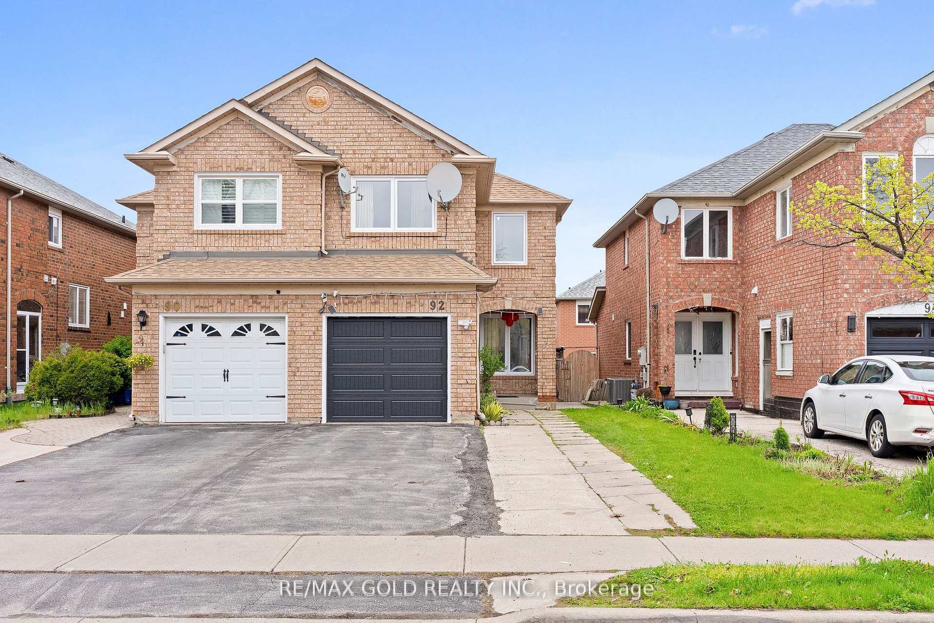 92 Dandelion Road, Brampton, ON, exterior