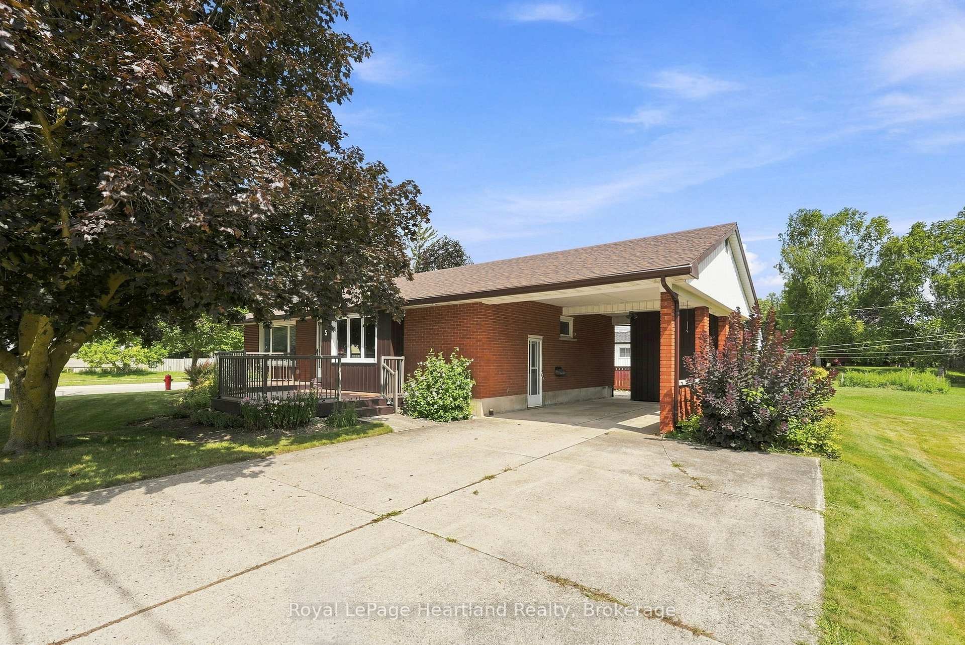 5 King Street, Minto, ON, exterior