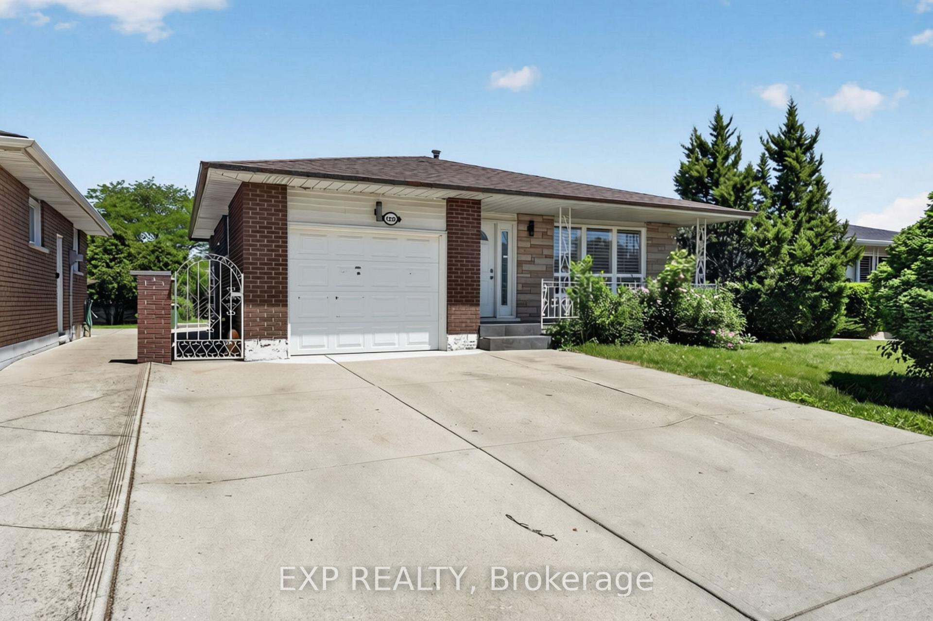 128 Hadeland Avenue, Hamilton, ON, exterior