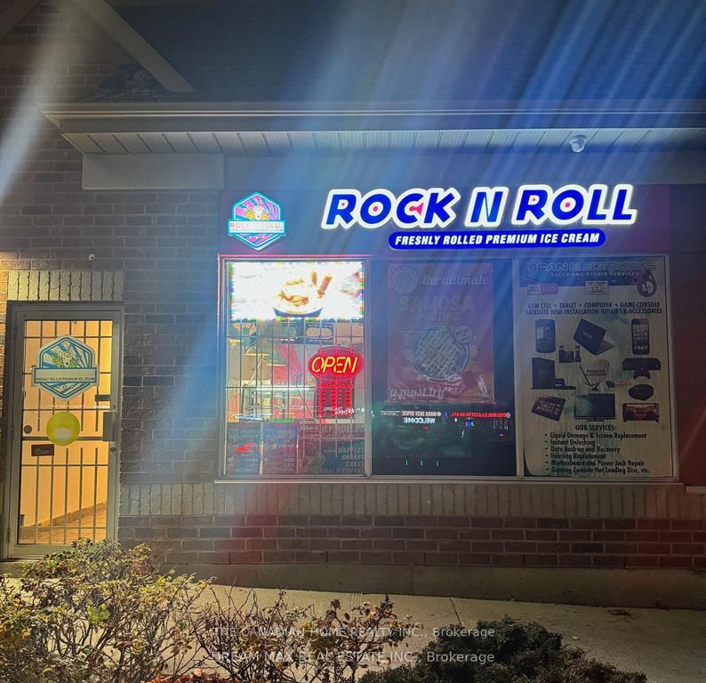 11 - 511 Ray Lawson Boulevard E, Brampton, ON, exterior
