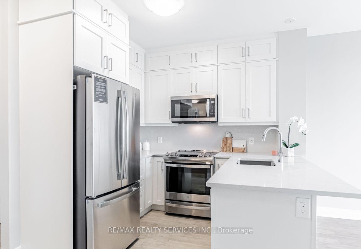 403 - 50 Kaitting Trail W, Oakville, ON, exterior
