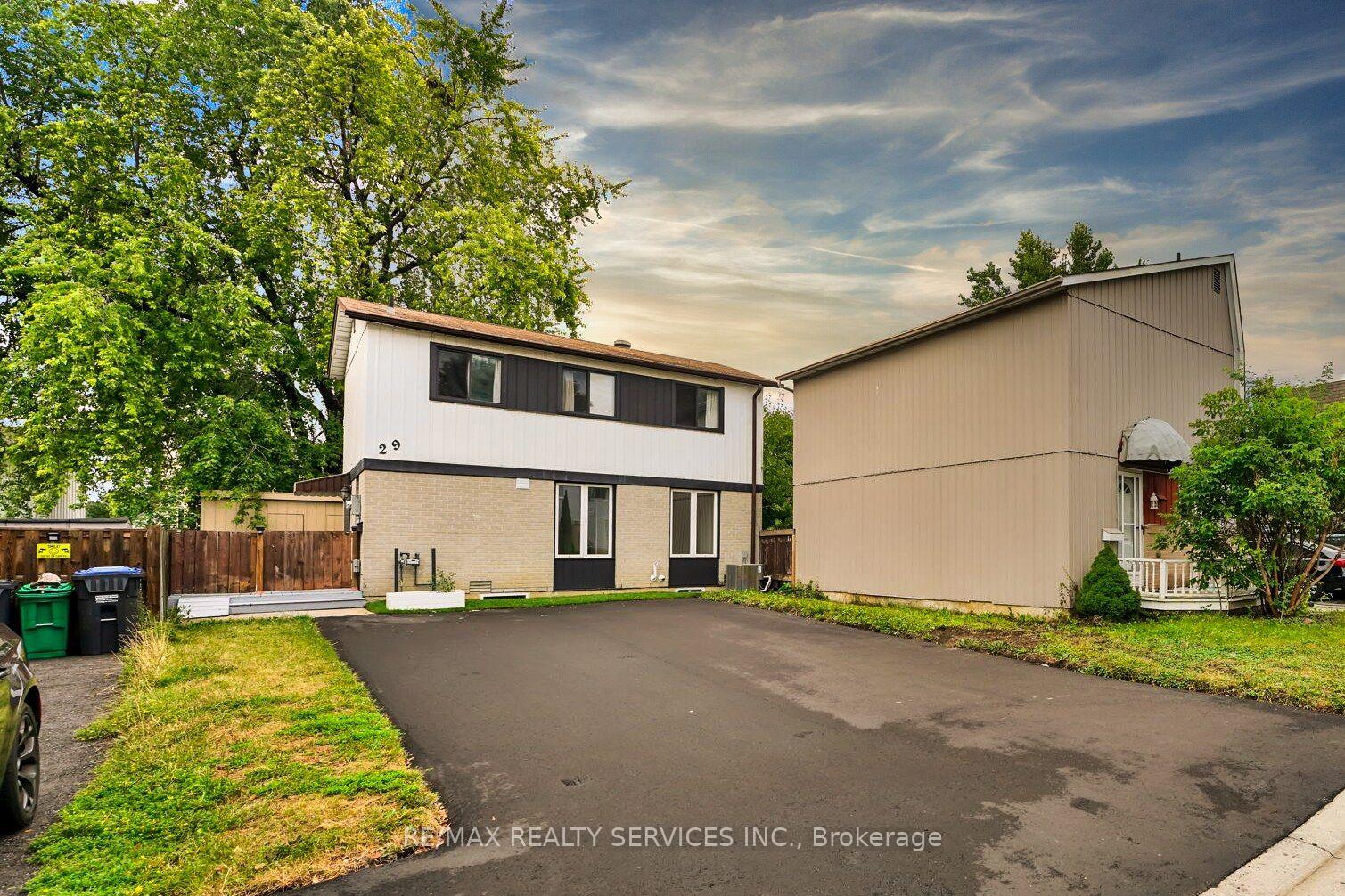 29 Hector Court, Brampton, ON, exterior