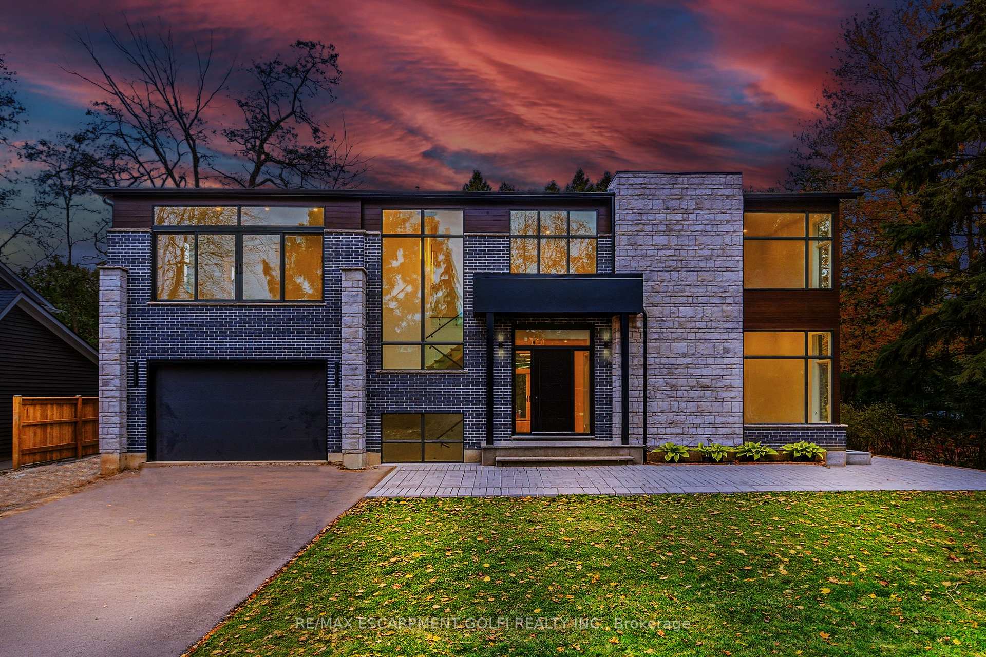 135 Secord Lane, Burlington, ON, exterior