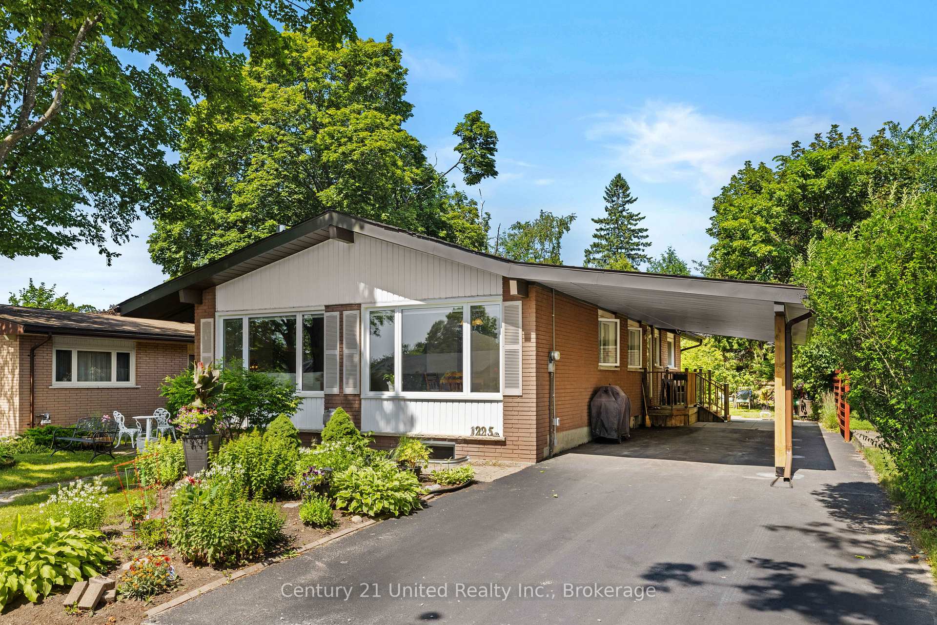 1225 Milburn Street, Peterborough, ON, exterior