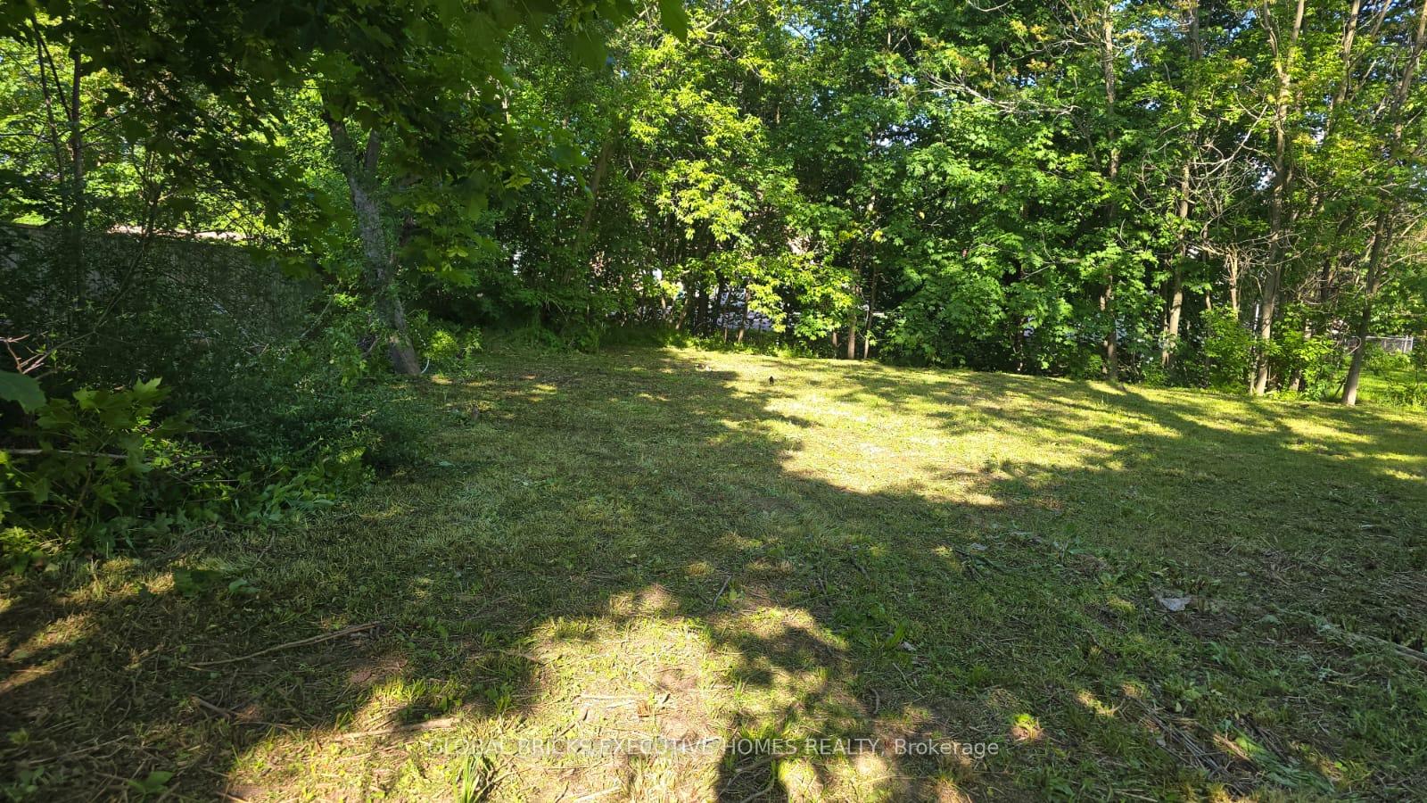 192 Water Street, Lucan Biddulph, ON, exterior