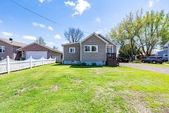 20 Hilda Street, Petawawa, ON, exterior