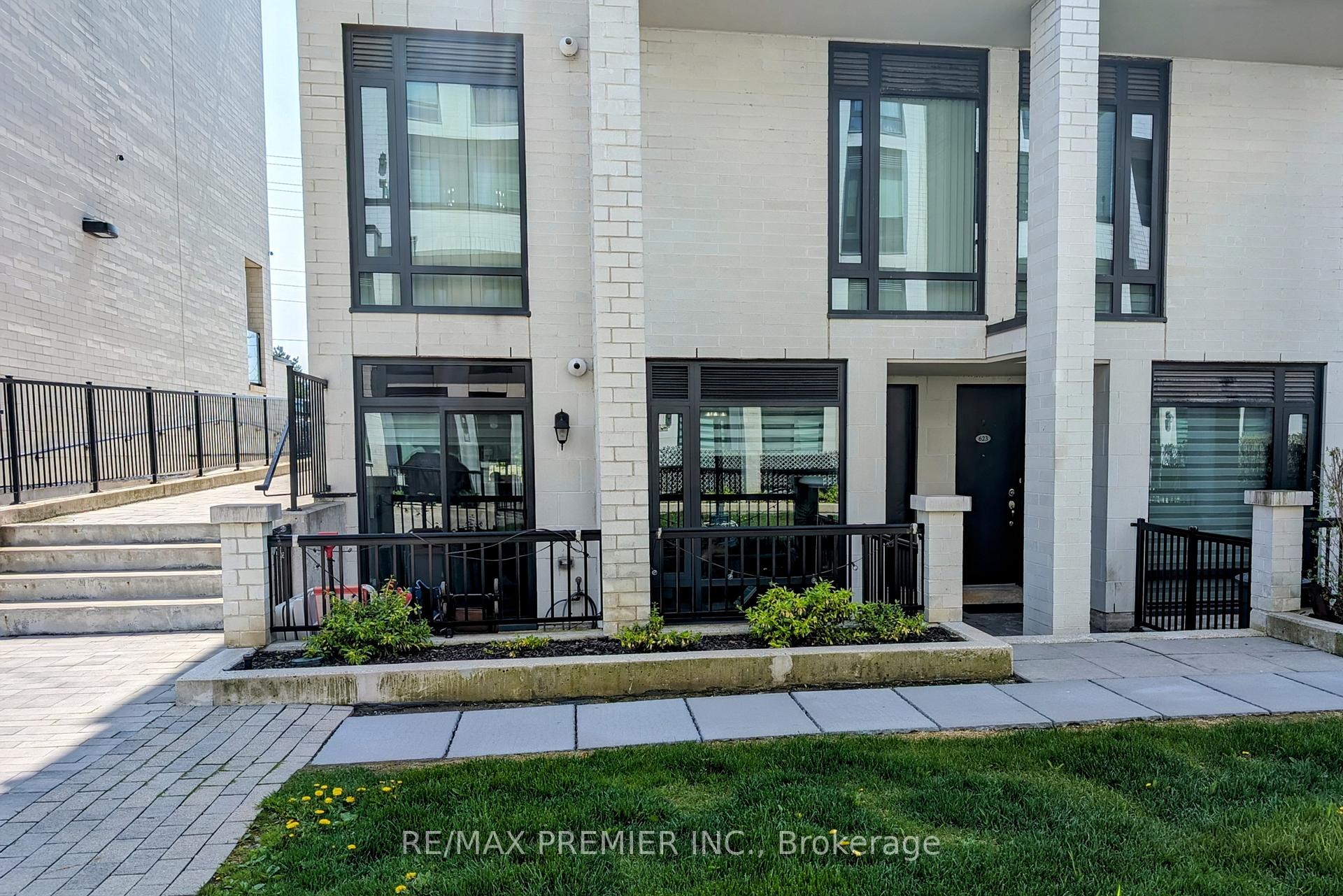 624 - 140 Widdicombe Hill Boulevard, Toronto W09, ON, exterior