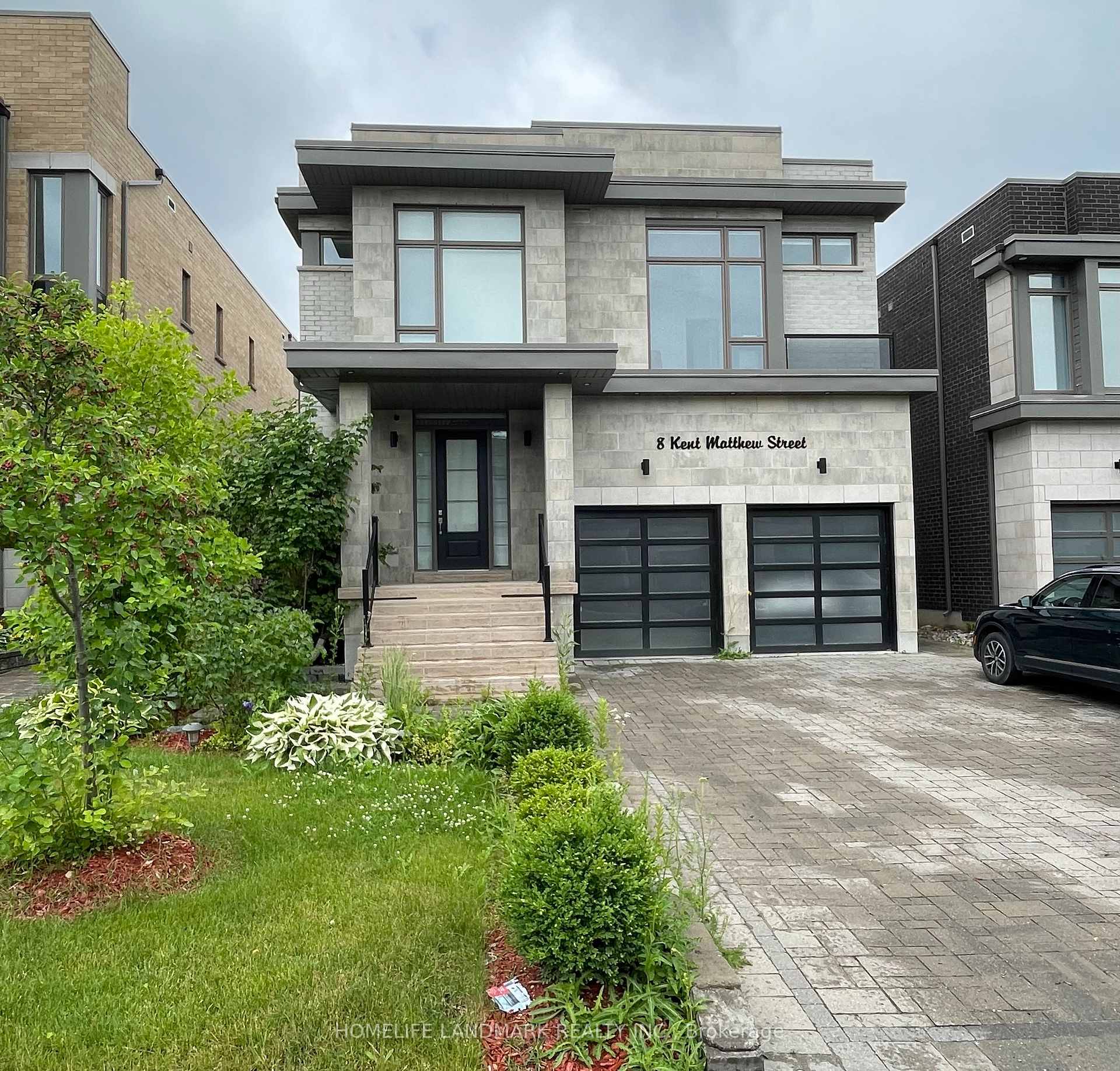 Basement Apt - 8 Kent Matthew Street, Richmond Hill, ON, exterior