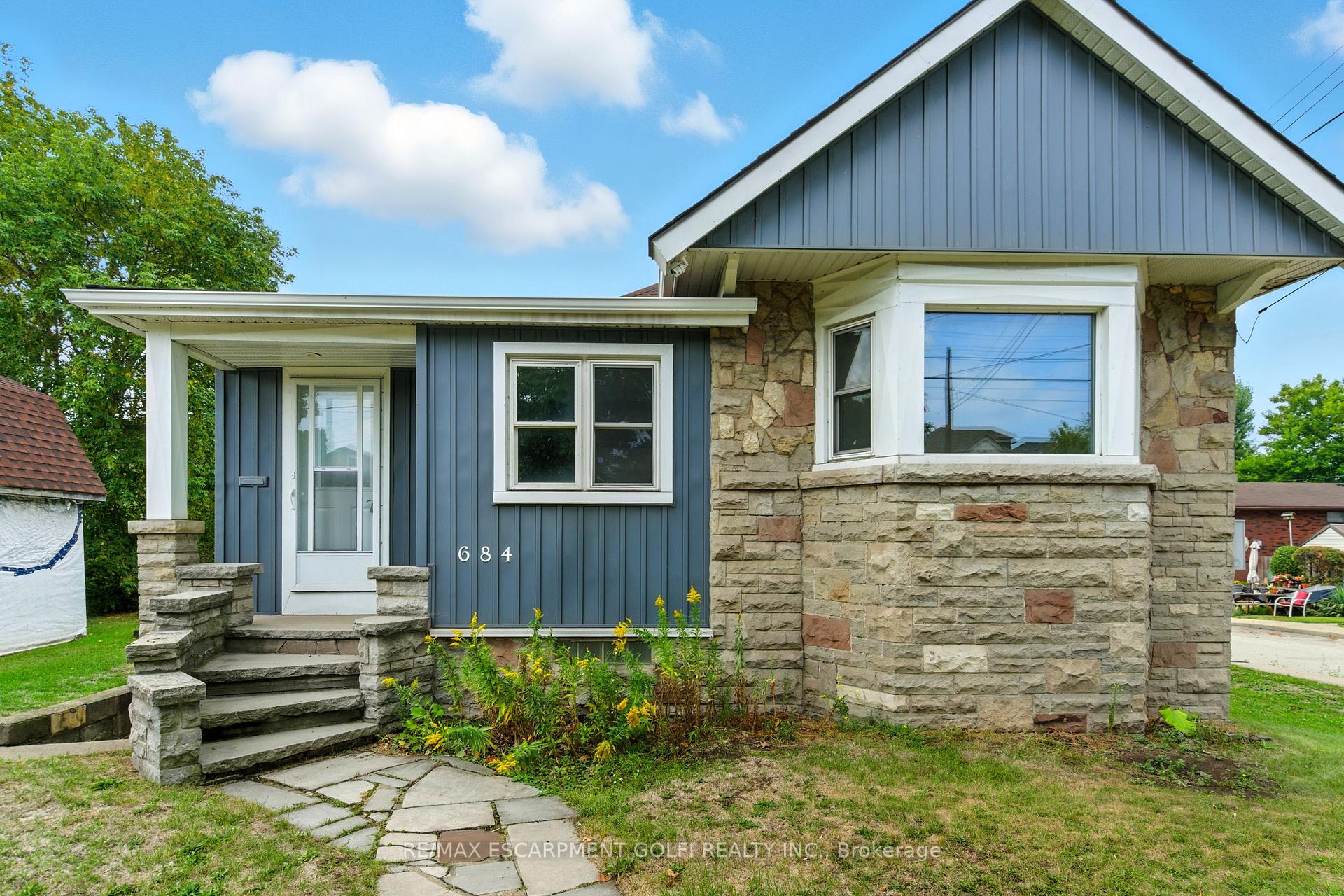 684 Beach Boulevard, Hamilton, ON, exterior