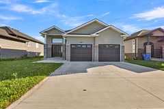 802 Keil Drive, Chatham-Kent, ON, exterior