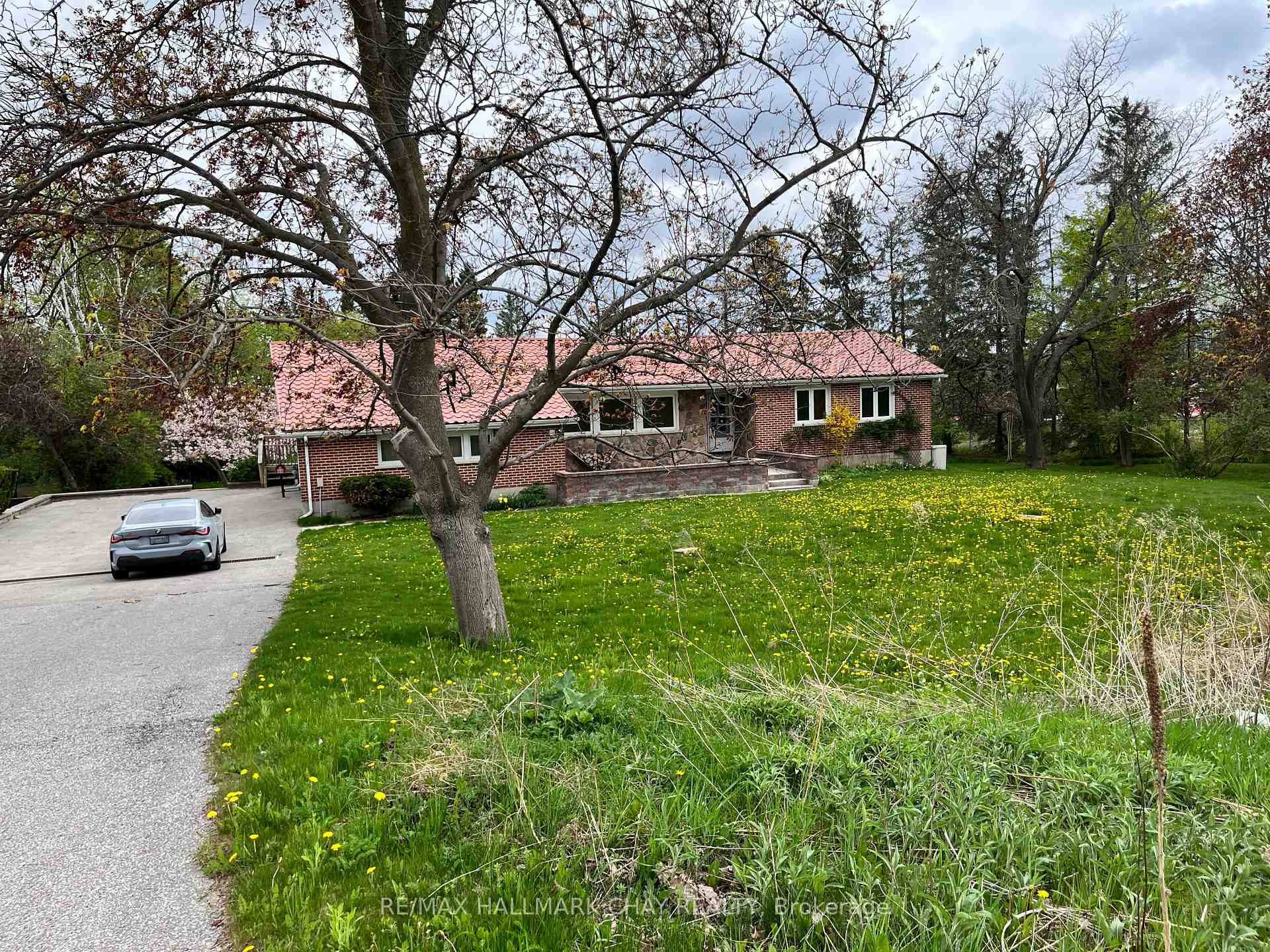 595 Big Bay Point Road E, Barrie, ON, exterior