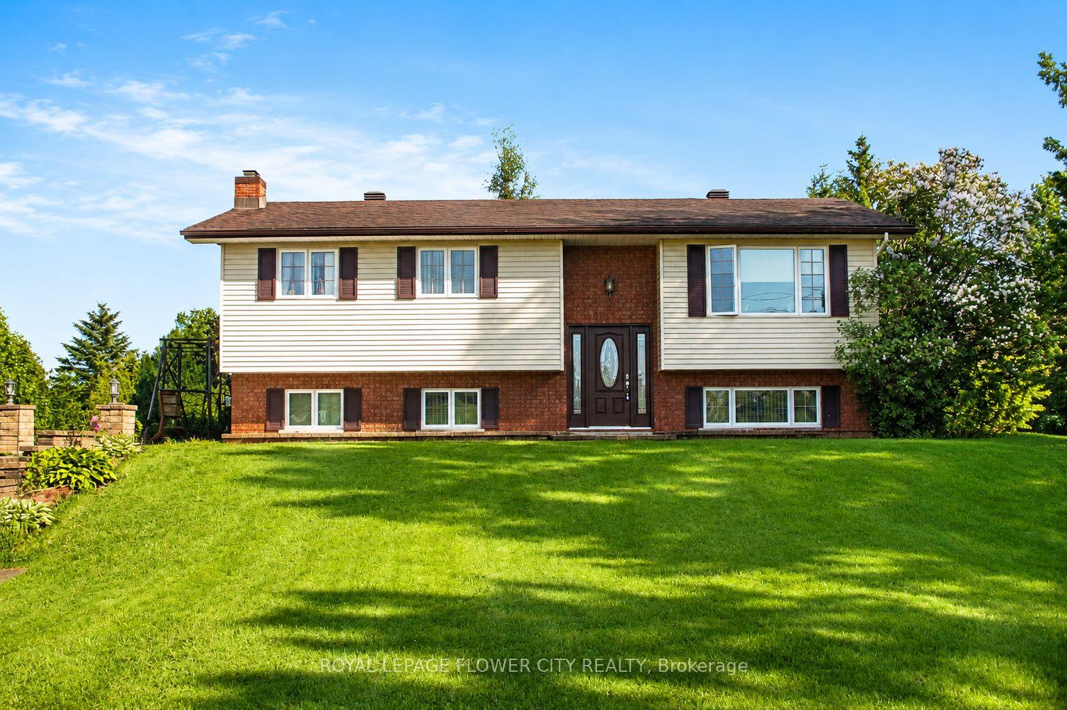 18528 Paragon Road, South Glengarry, ON, exterior