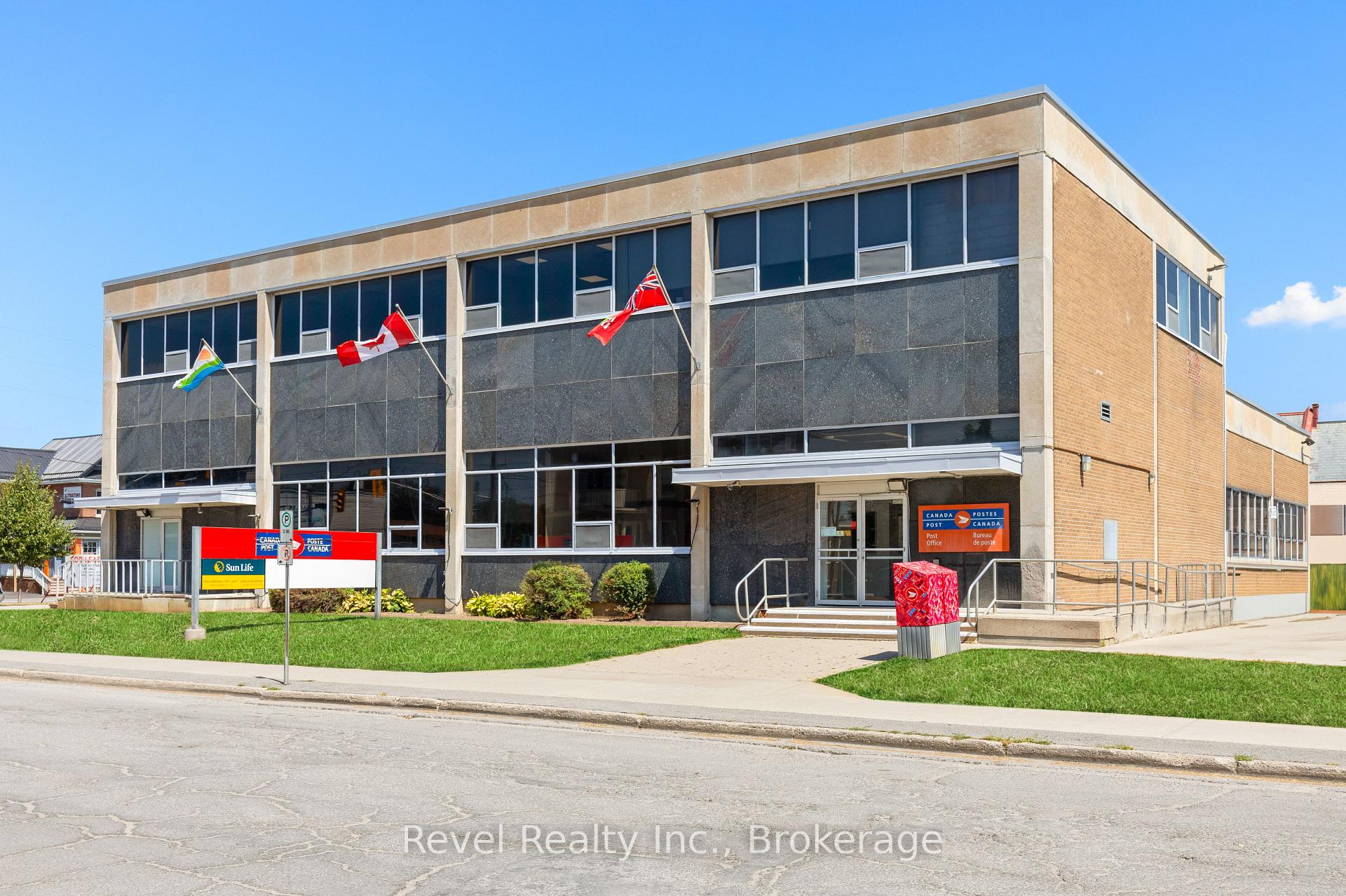 Upper 3 - 34 Cambridge Street S, Kawartha Lakes, ON, exterior