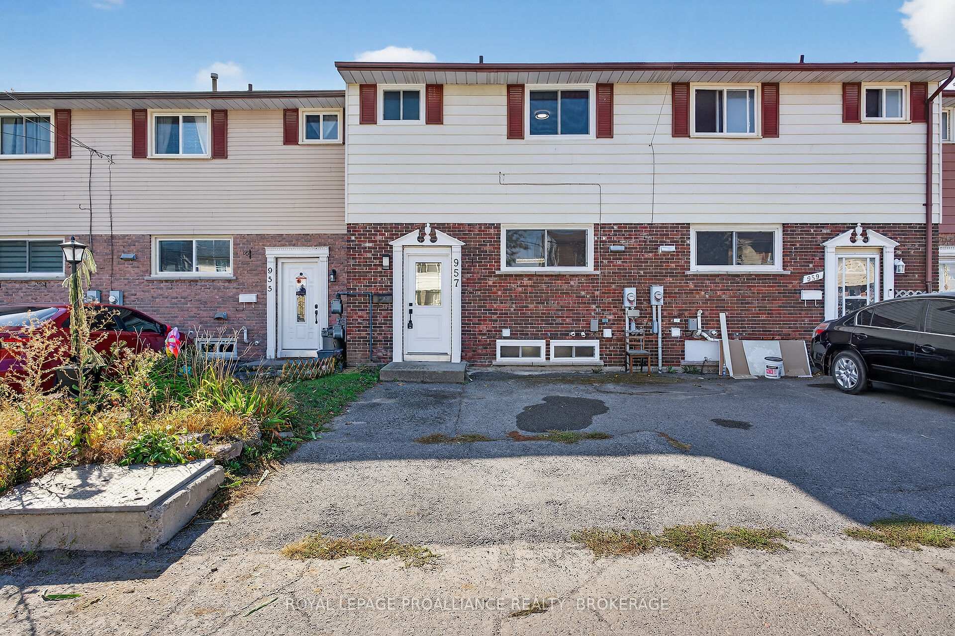957 Oakview Avenue, Kingston, ON, exterior