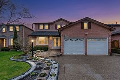 339 Parklane Road, Oakville, ON, exterior